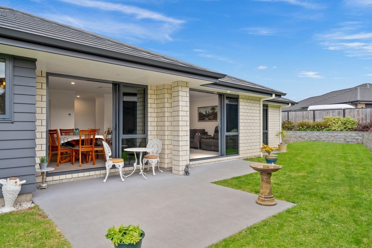 18 Sycamore Drive, Kamo, Whangarei - Carousel 1