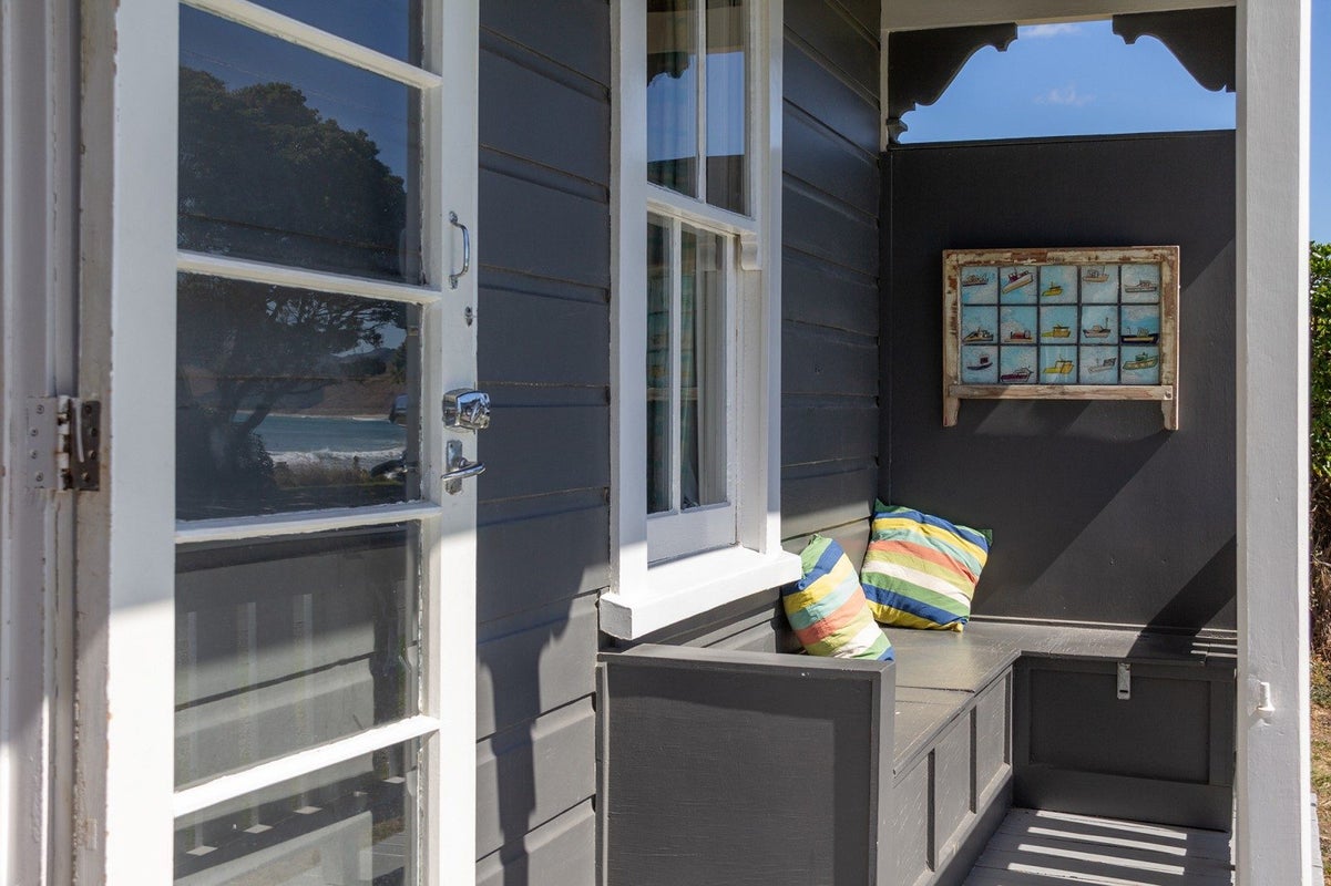 58 Jetty Road, Castlepoint - Carousel 17