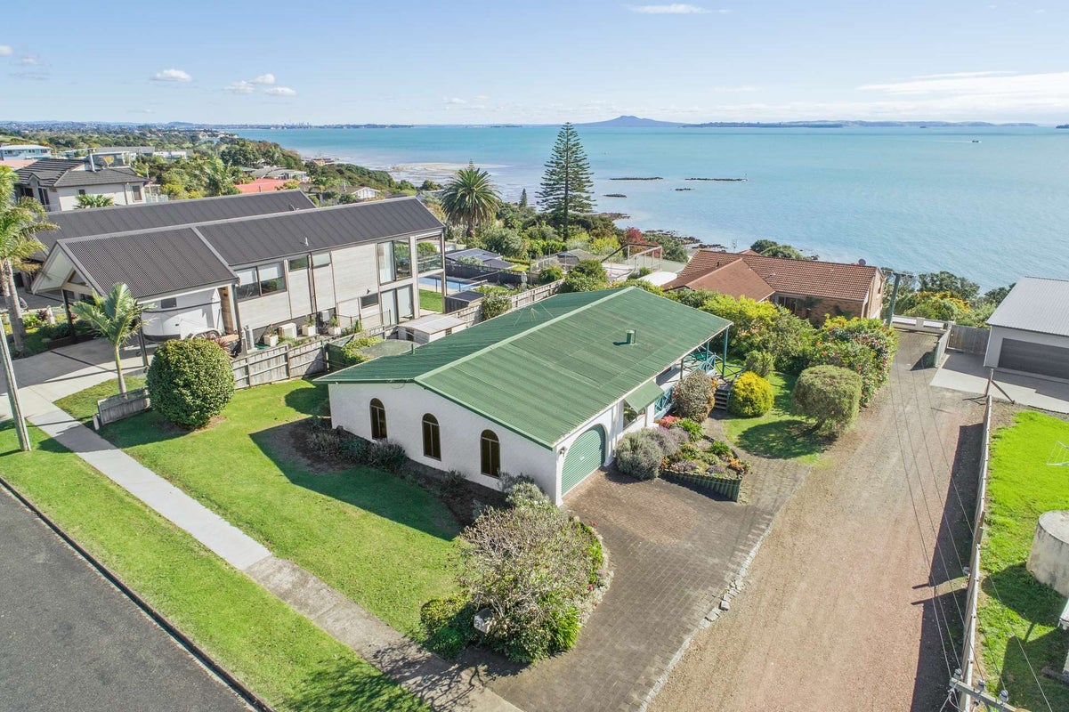 32 Craig Road, Maraetai, Auckland - Carousel 1