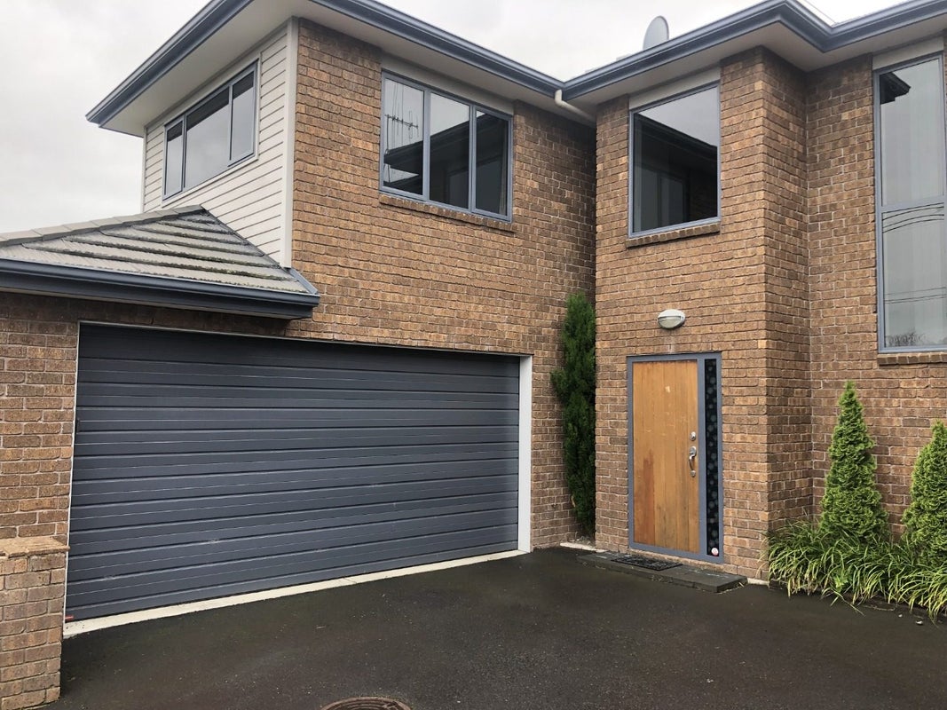94A MacFarlane Street, Hamilton East, Hamilton - Carousel 1