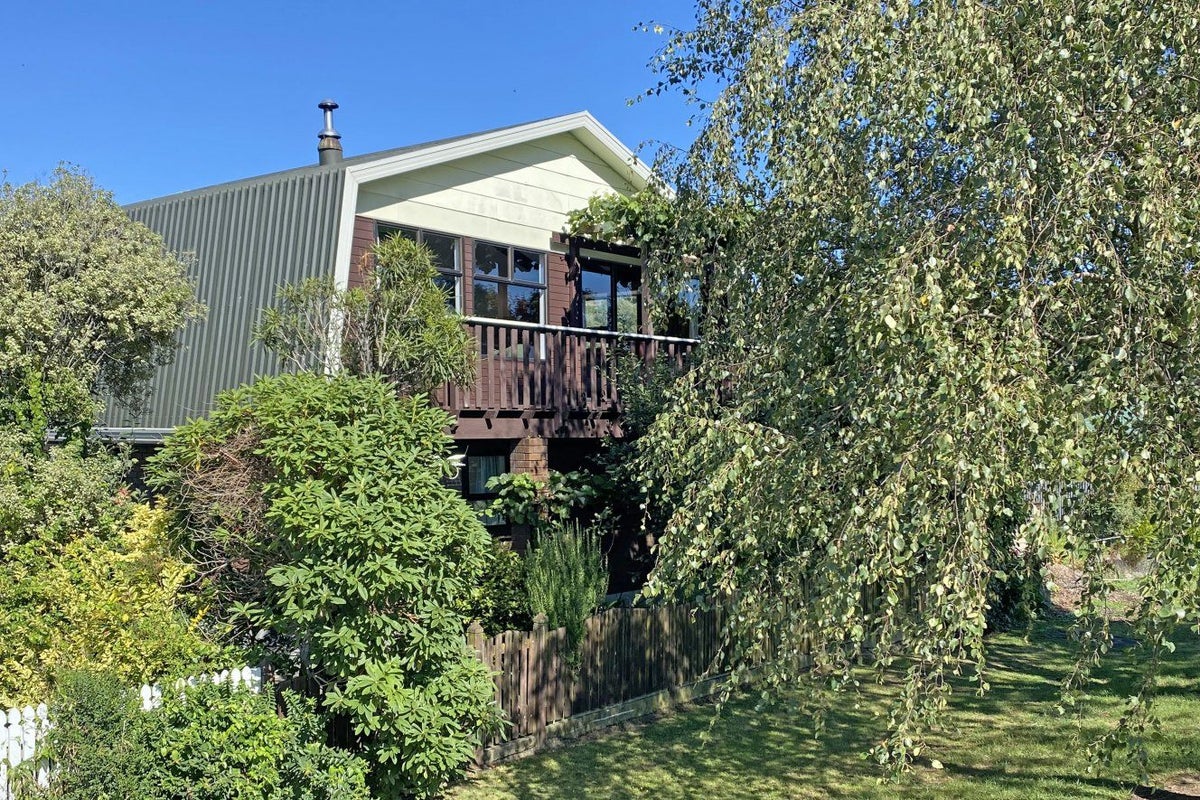 2/62A TIPAHI ST, Nelson South, NELSON - Carousel 1