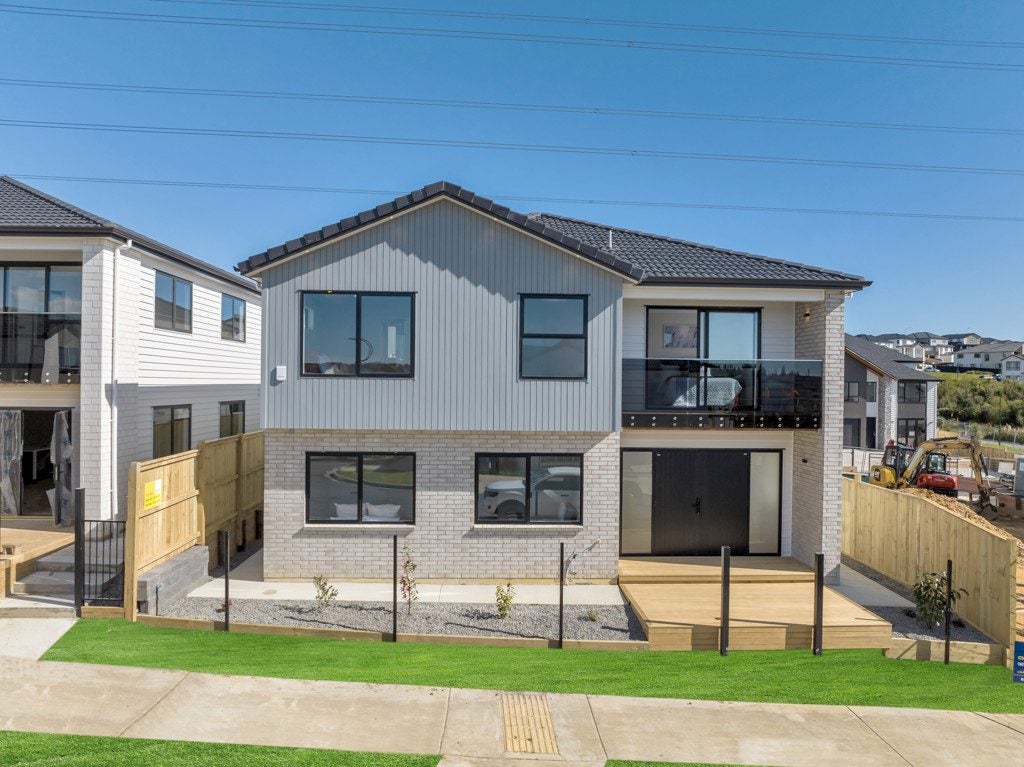 7 Uru Drive, Flat Bush, Auckland - Carousel 2