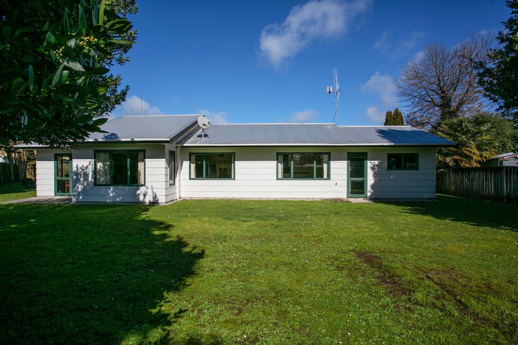 16B Shelley Street, Leamington, Leamington - Carousel 1
