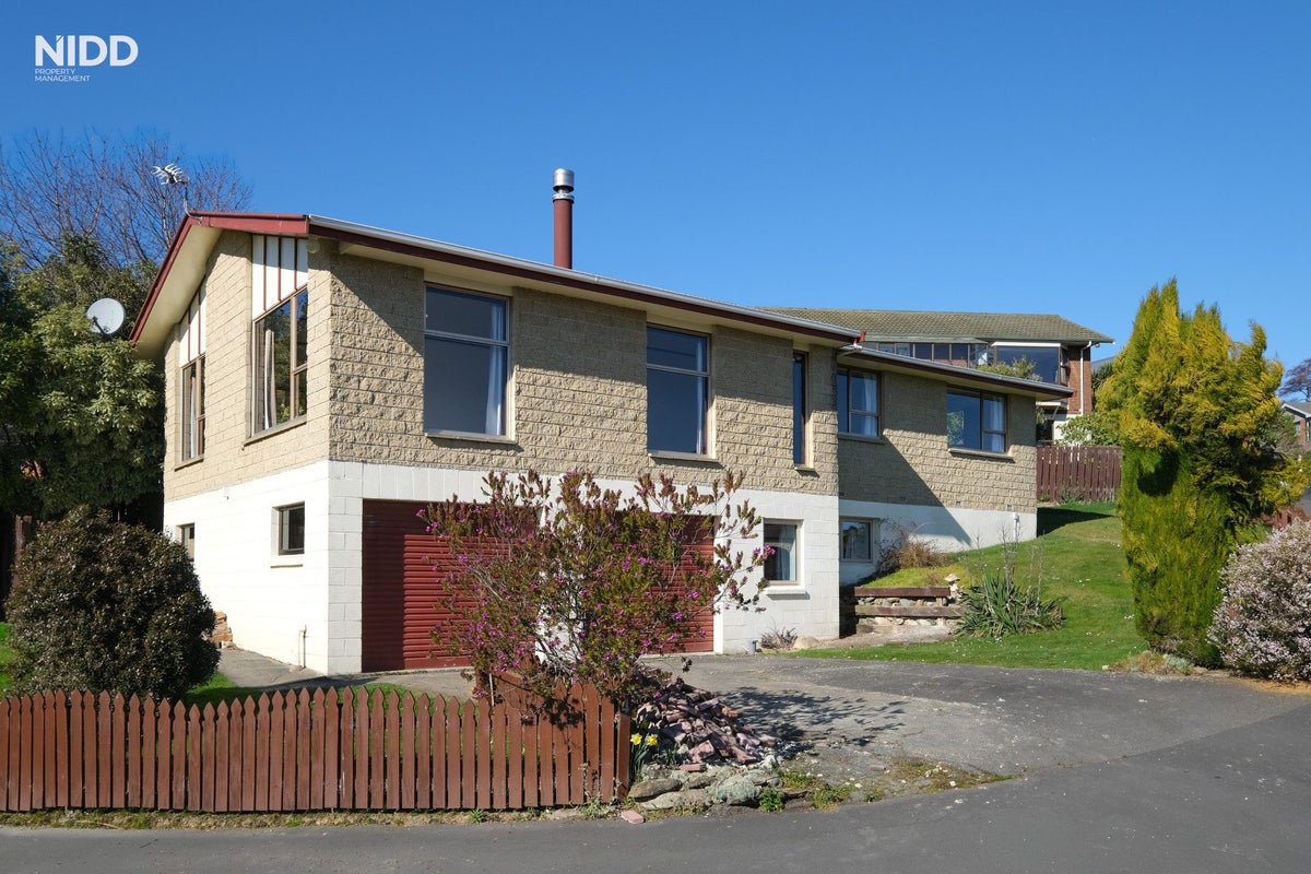 4 Coolock Crescent, Waverley, Dunedin - Carousel 1
