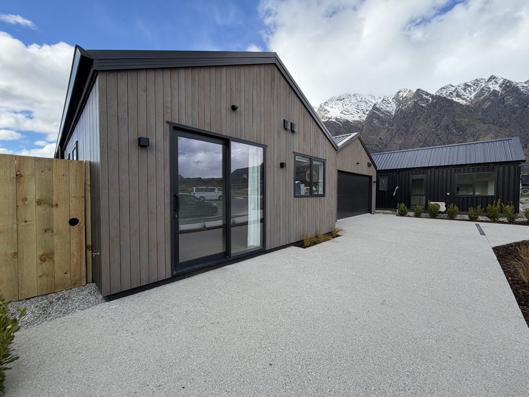 14 Old Tom Lane, Jacks Point, Queenstown - Carousel 1