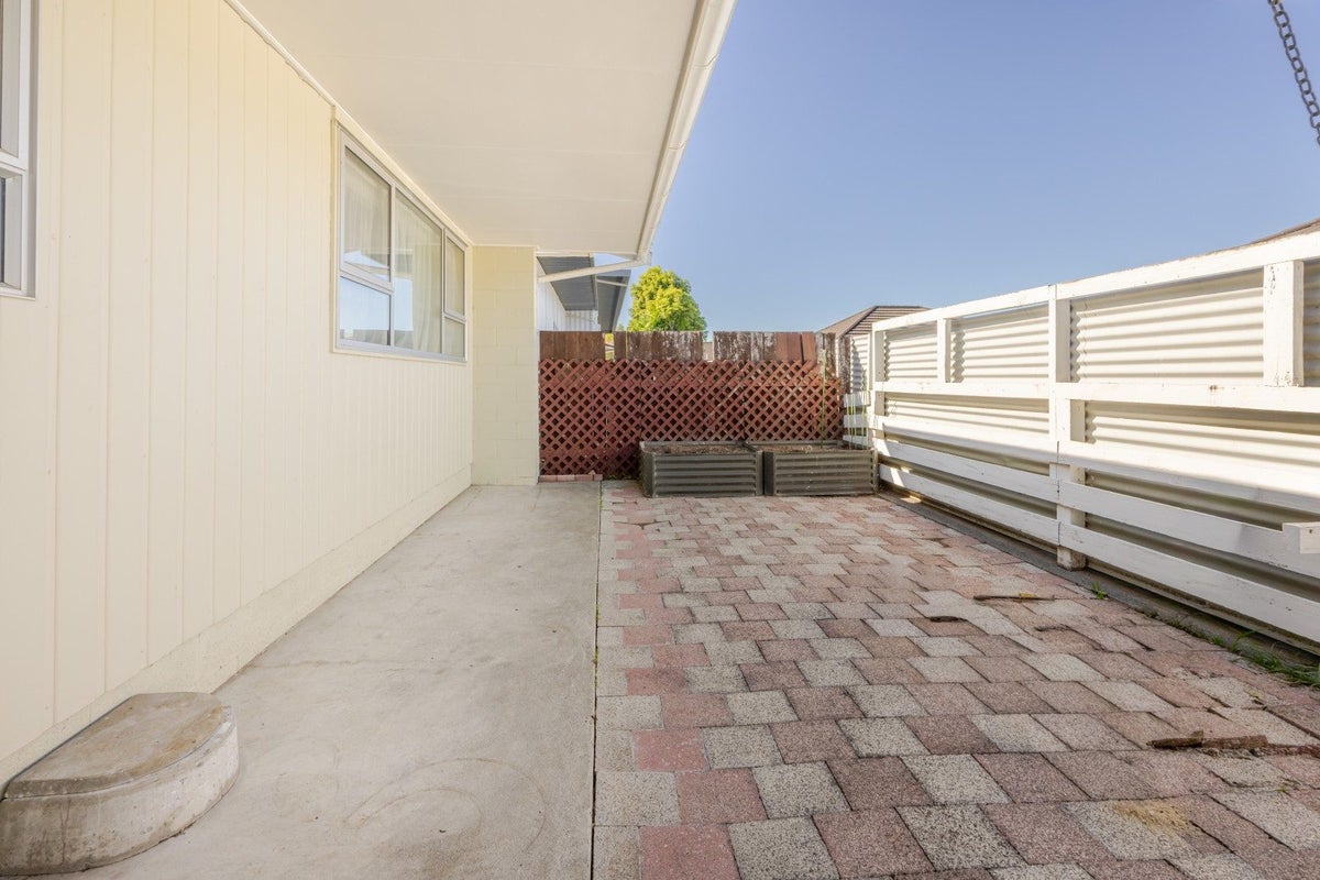 2/17 Bowling Road, Greenmeadows, Napier - Carousel 2