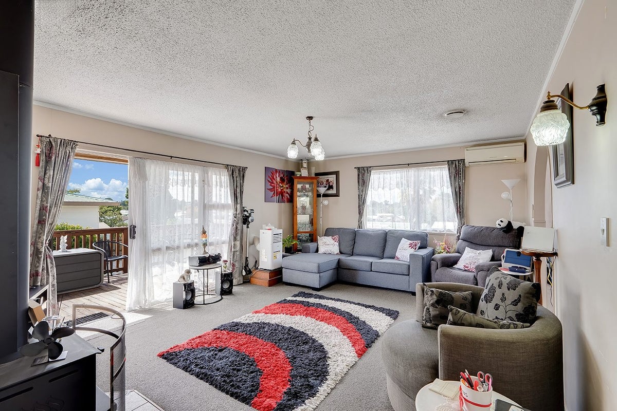 39 Rodney Street, Nawton, Hamilton - Carousel 2