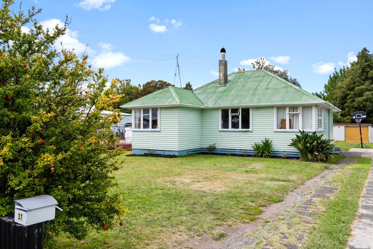 37 Manuka Street, Elgin, Gisborne - Carousel 1