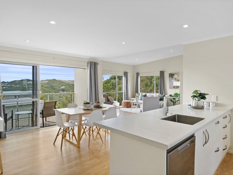 10 Mewburn Rise, Karori, Wellington - Carousel 2