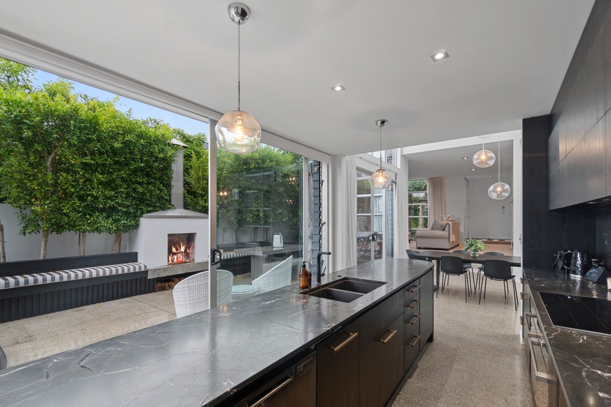 40 Woodside Road, Mount Eden, Auckland - Carousel 2