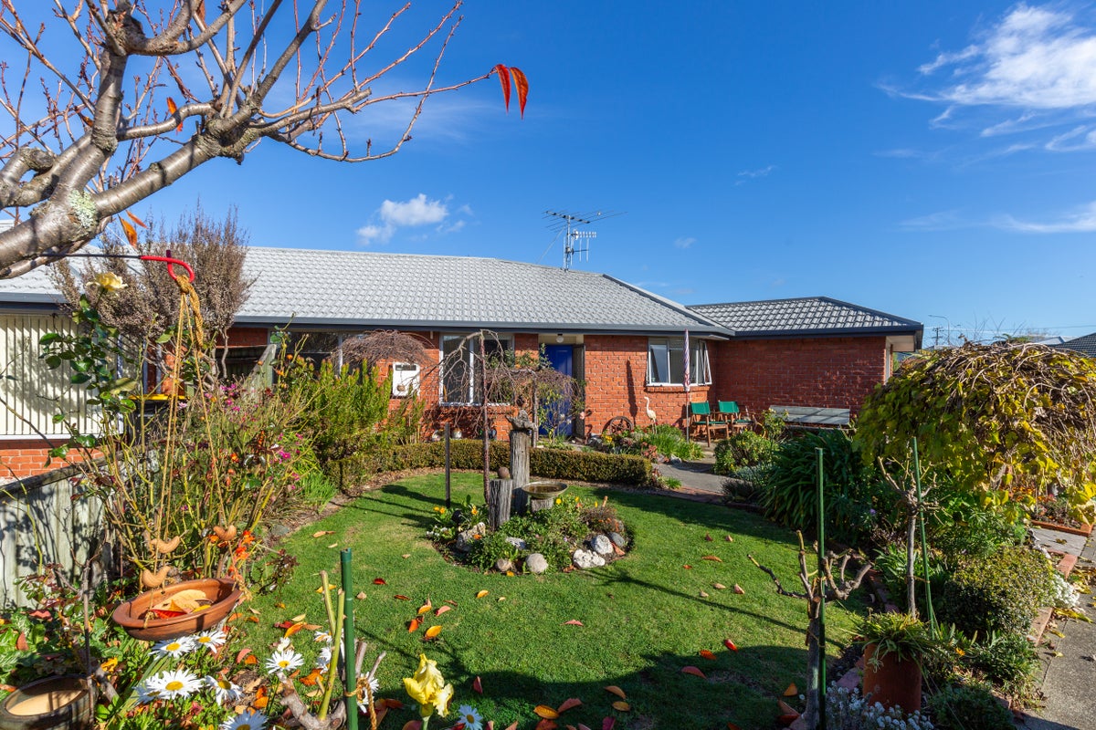 8 Musgrave Crescent, Tahunanui, Nelson - Carousel 1