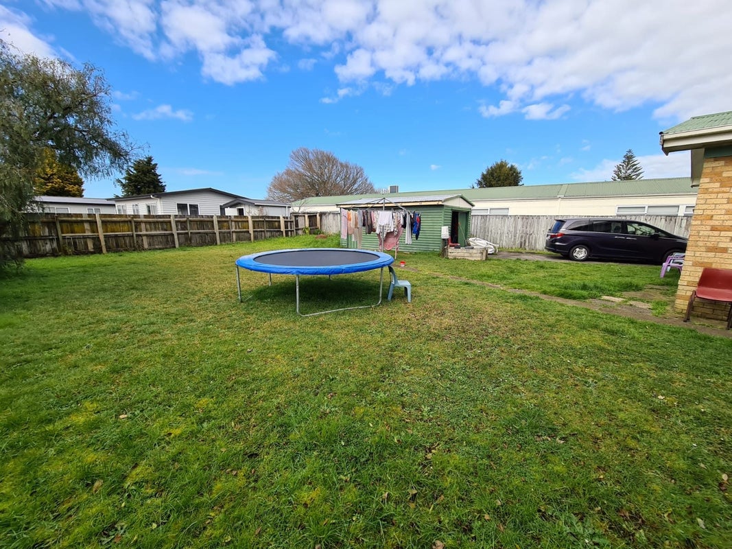 76 Bruce Avenue, Glenview, Hamilton - Carousel 2