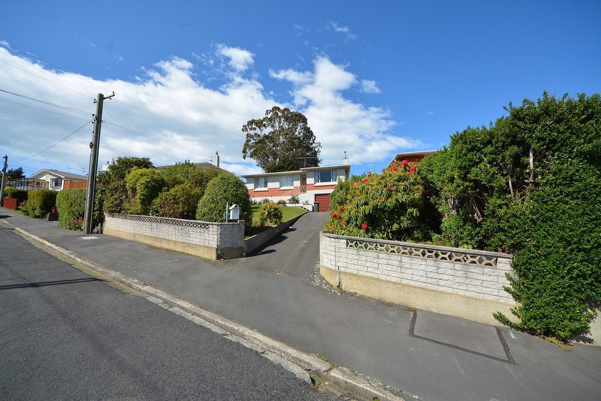 38 Campbells Road, Pine Hill, Dunedin - Carousel 1
