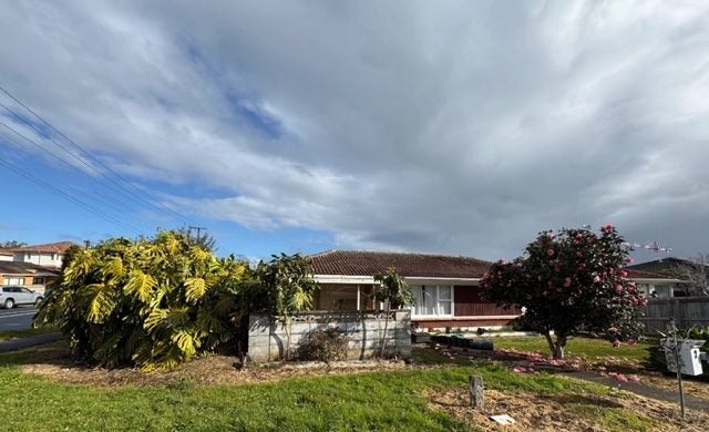 2 Wells Road, Bucklands Beach, Auckland - Carousel 1