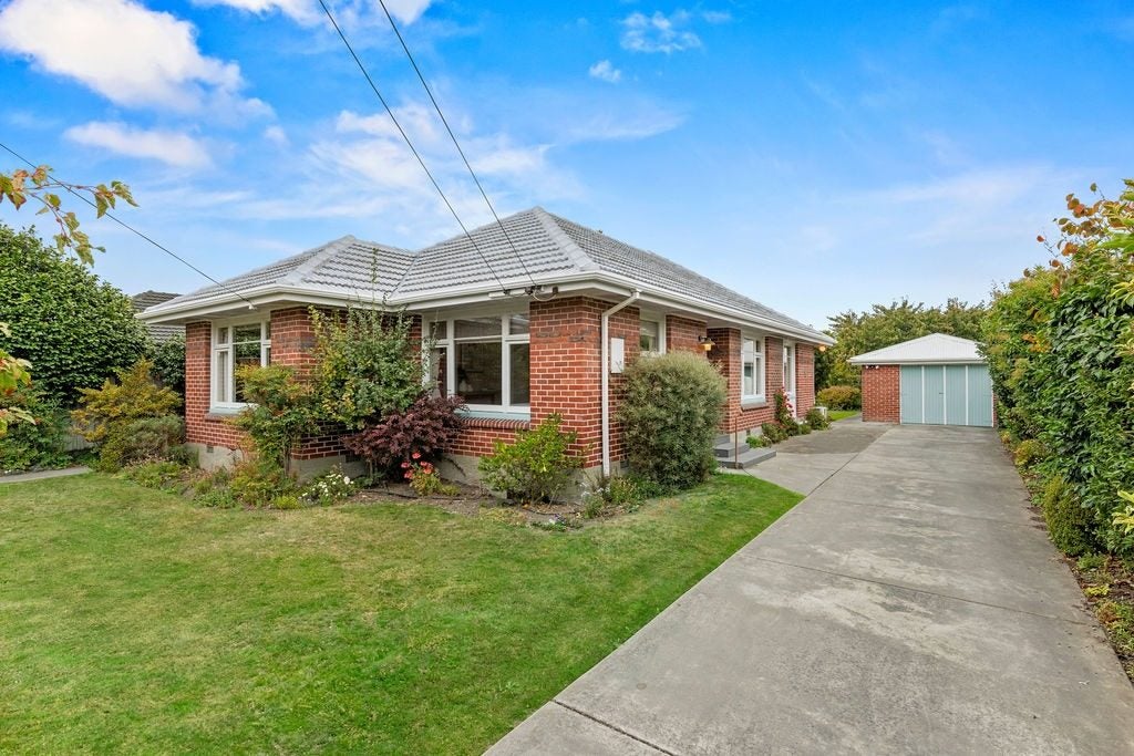35 Liverton Crescent, Bishopdale, Christchurch - Carousel 1