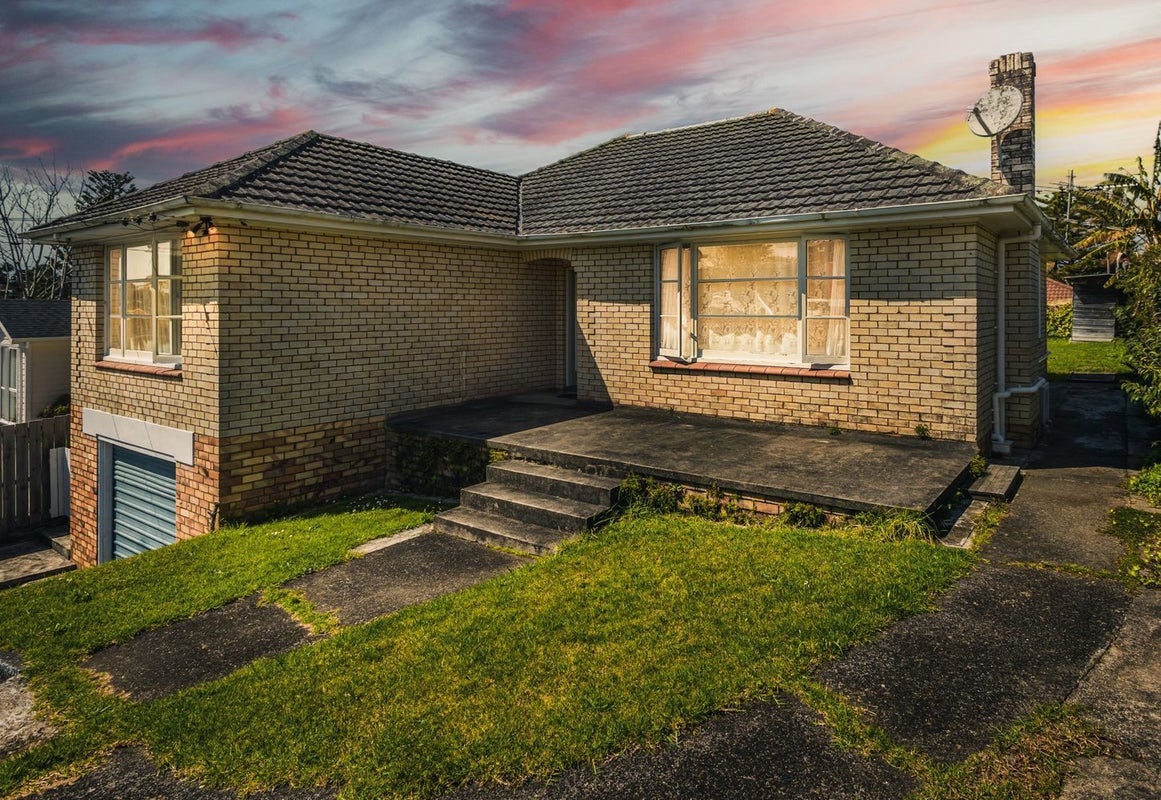 58 Hutchinson Avenue, New Lynn, Auckland - Carousel 2