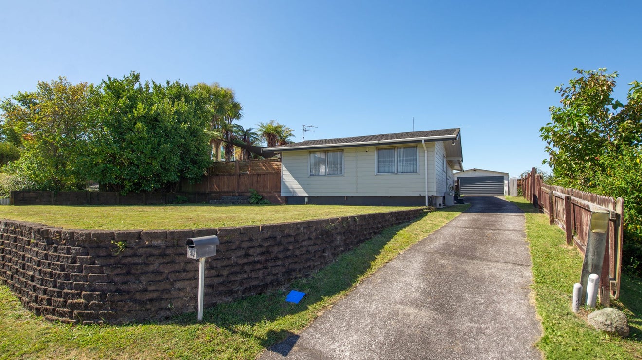 14 Petrie Street, Pomare, Rotorua - Carousel 1