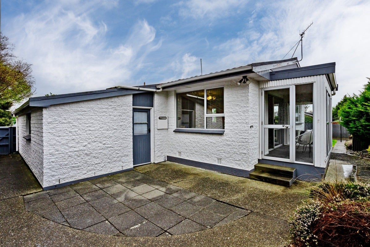2/12 Catherine Street, Windsor, Invercargill - Carousel 1