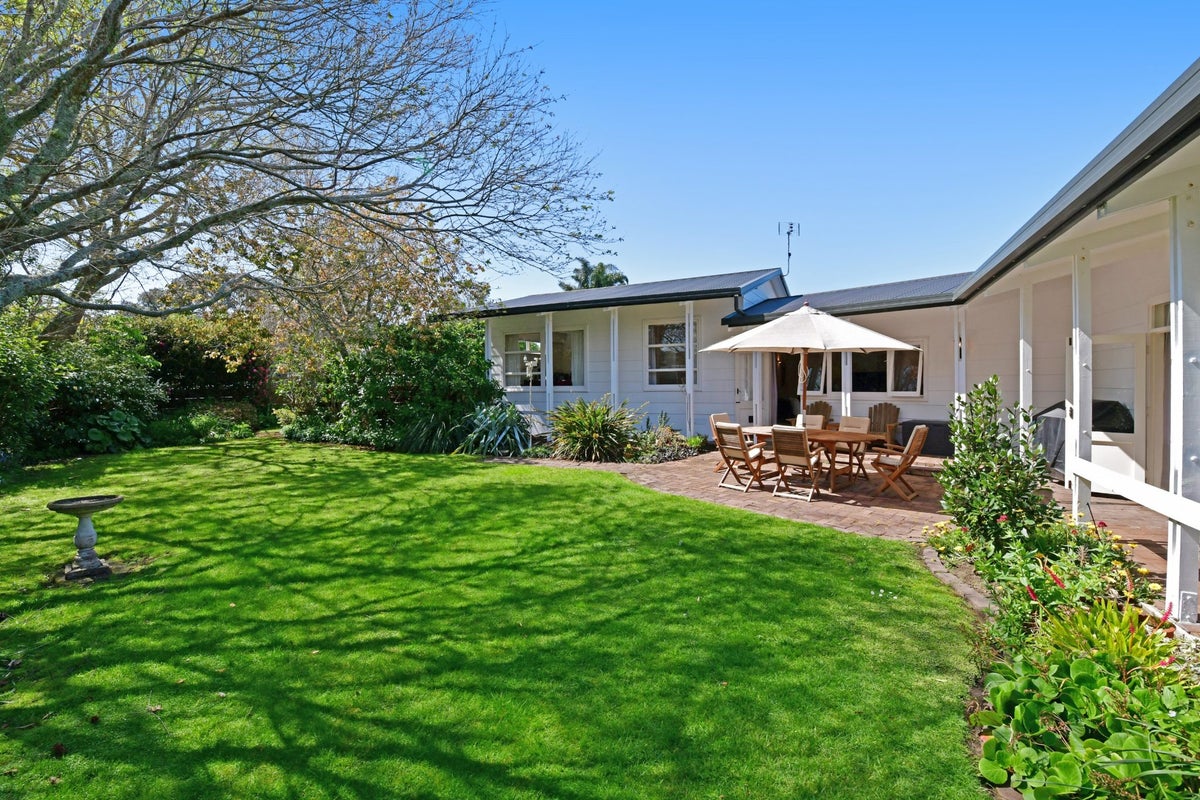 2 Motuora Road, Manly, Whangaparaoa - Carousel 2