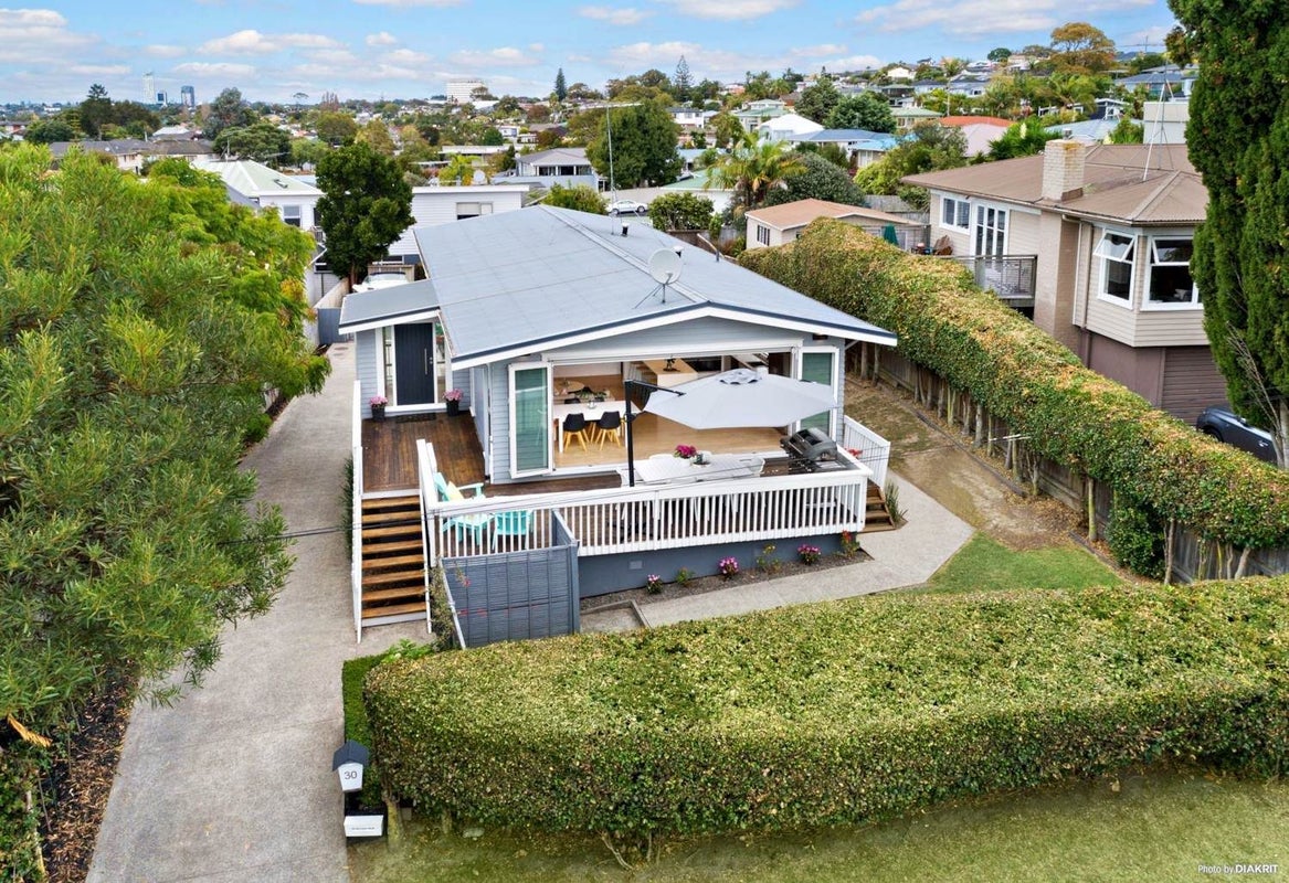 30 Seine Road, Forrest Hill, Auckland - Carousel 1