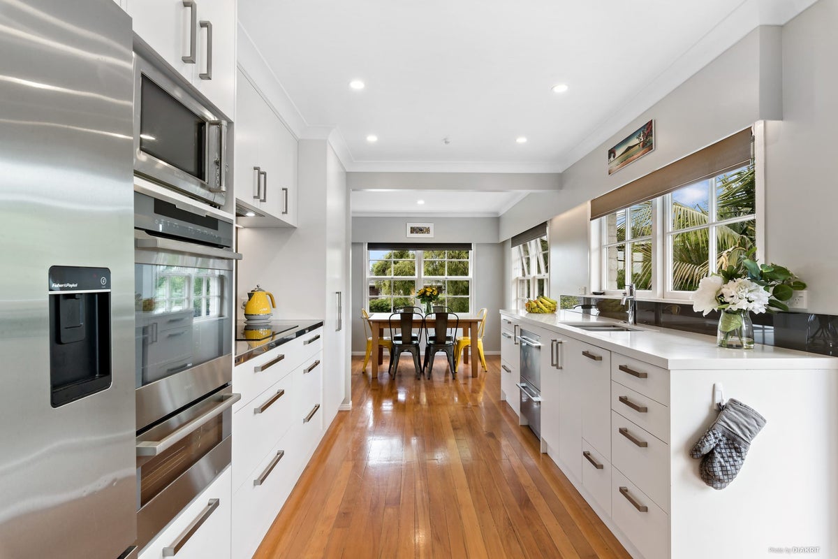 13 Winslow Heights, Pahurehure, Papakura - Carousel 2