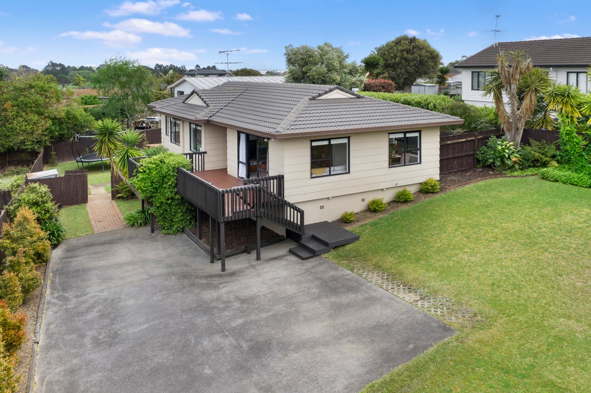 32 Gosford Drive, Botany Downs, Auckland - Carousel 2