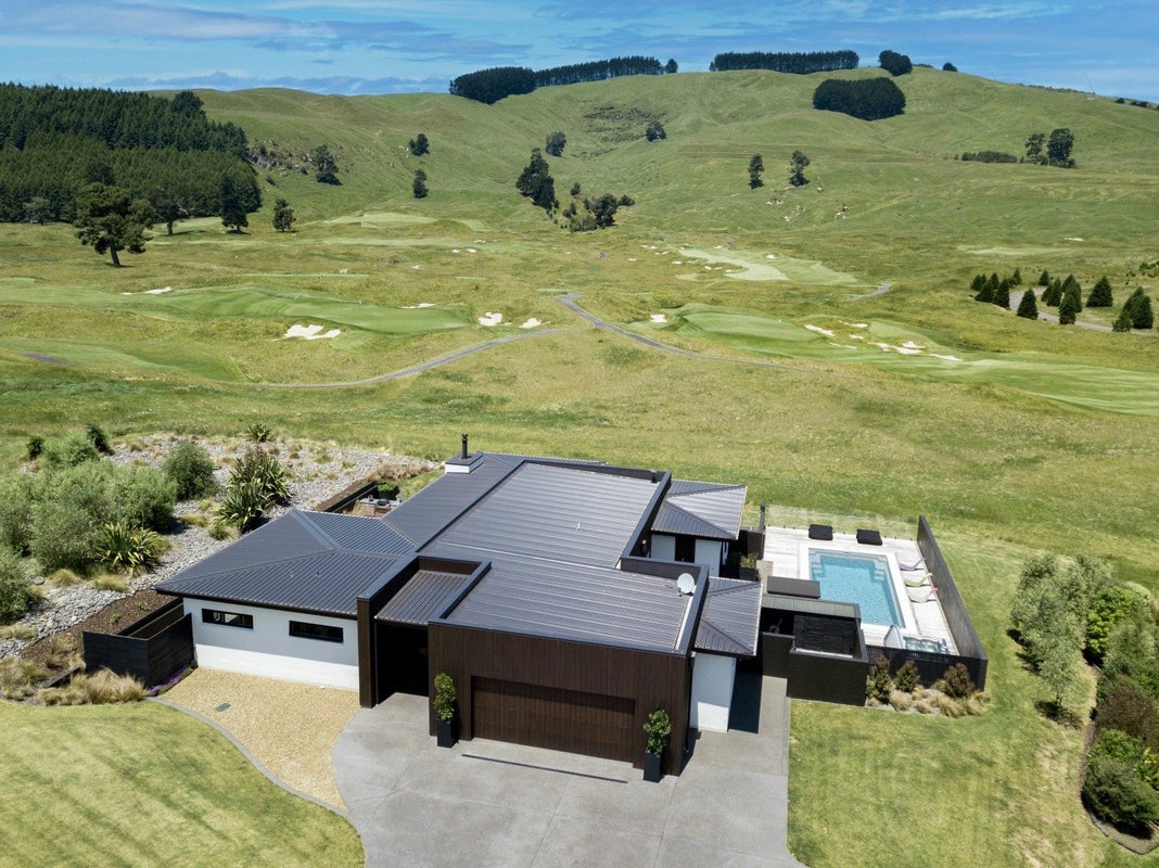 14 The Fairways, Kinloch, Taupo - Carousel 37