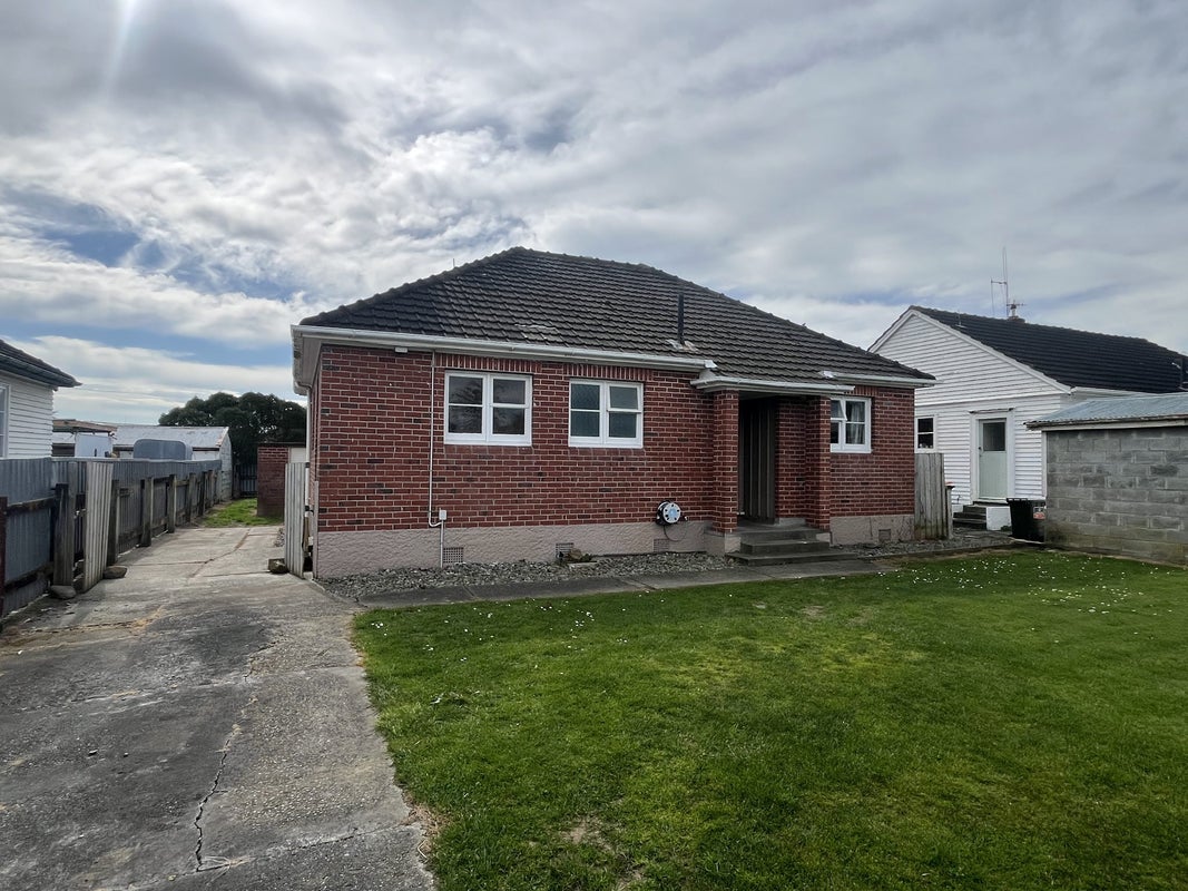 111 Rangiora Avenue, Roslyn, Palmerston North - Carousel 1
