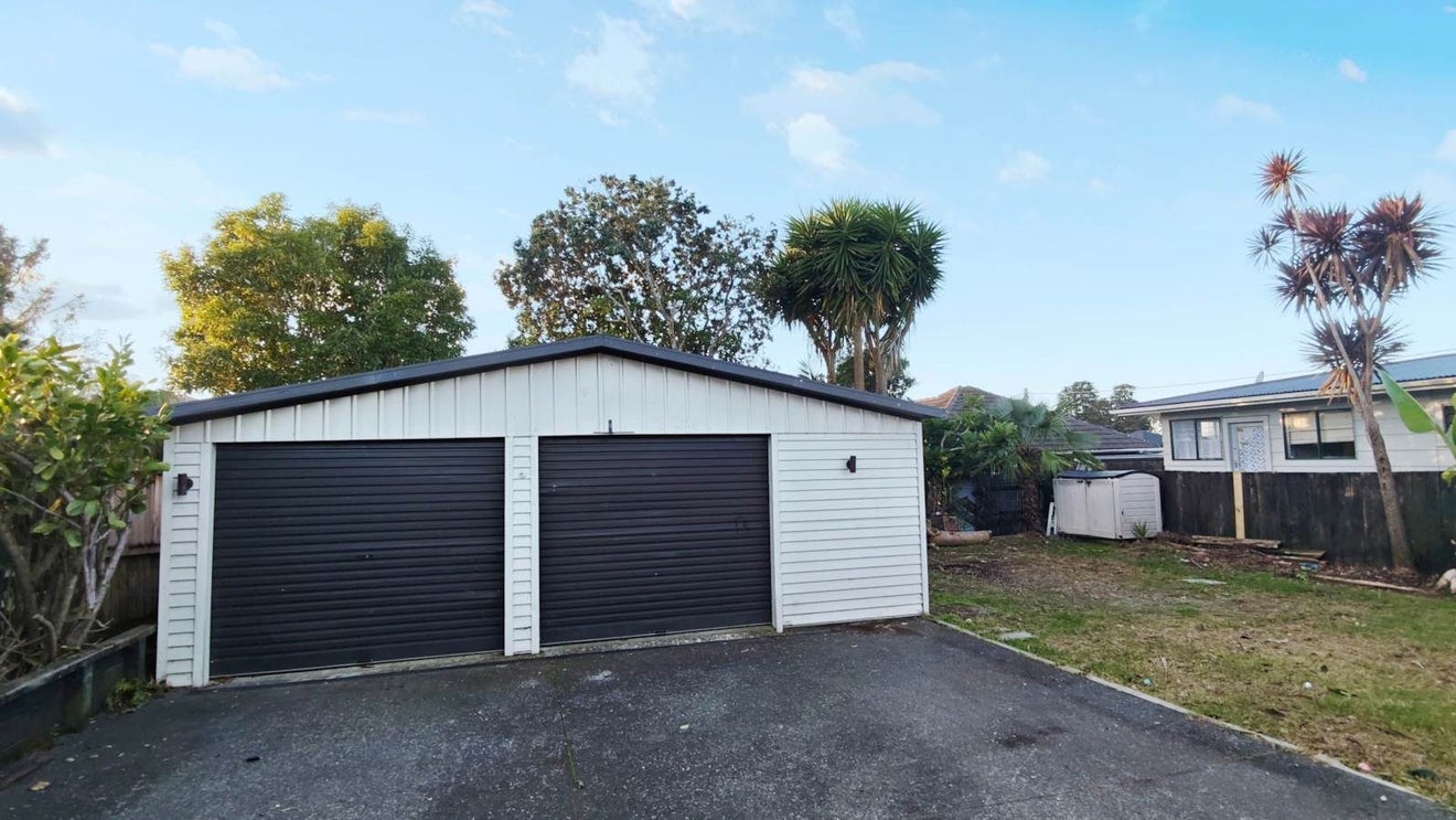24 Akehurst Avenue, New Lynn, Auckland - Carousel 16