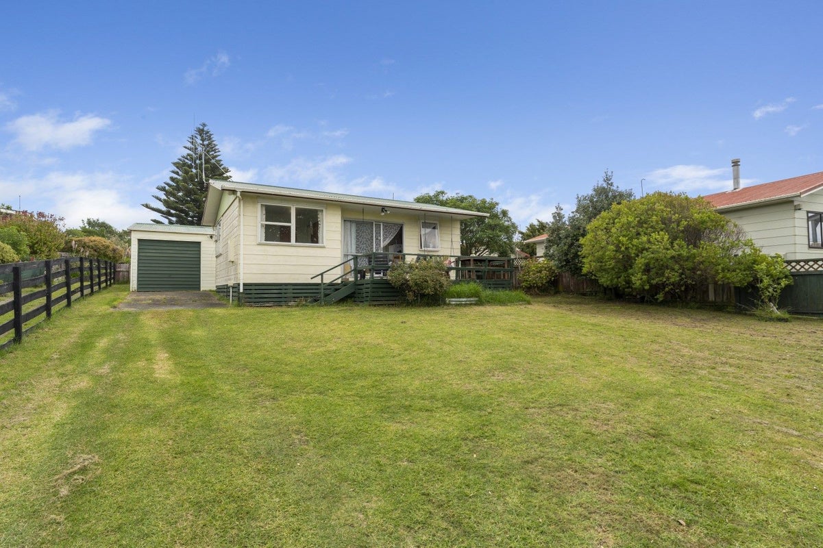 49 Toi Street, Otaki Beach, Otaki - Carousel 1