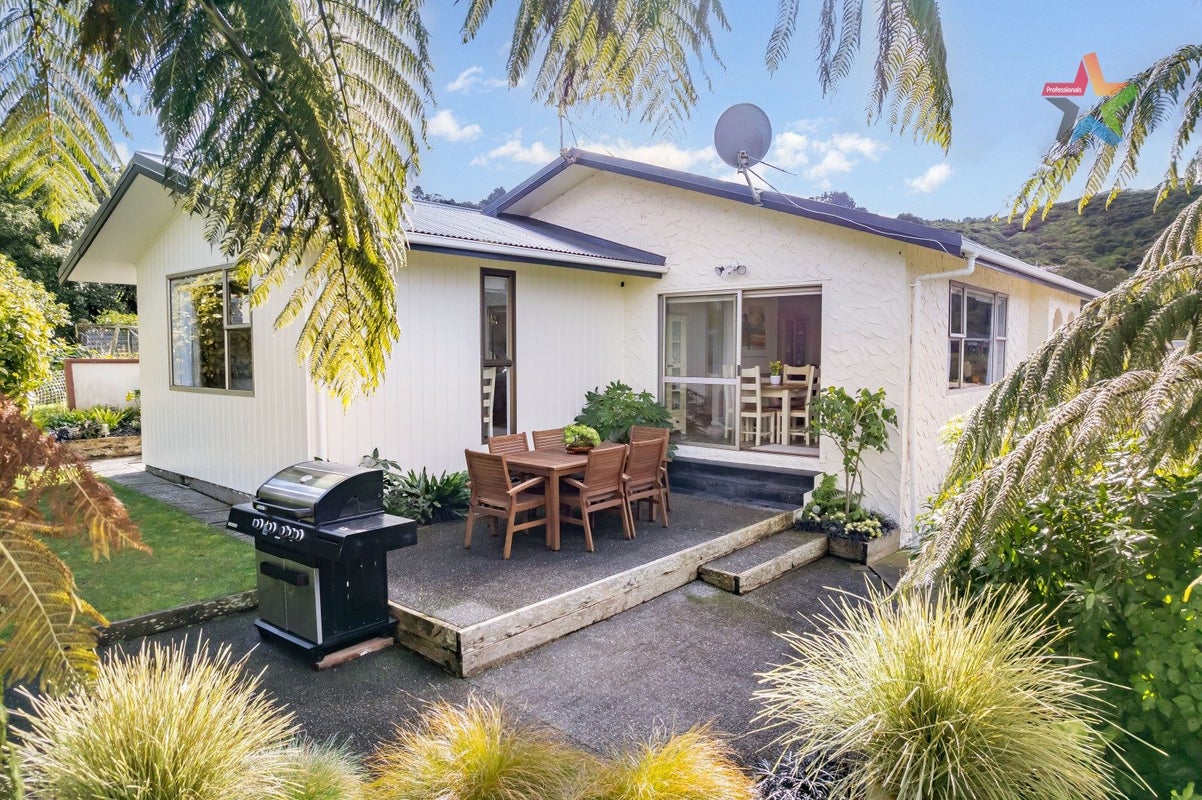 13A WESTPOINT Avenue, HARBOUR VIEW, LOWER HUTT - Carousel 1