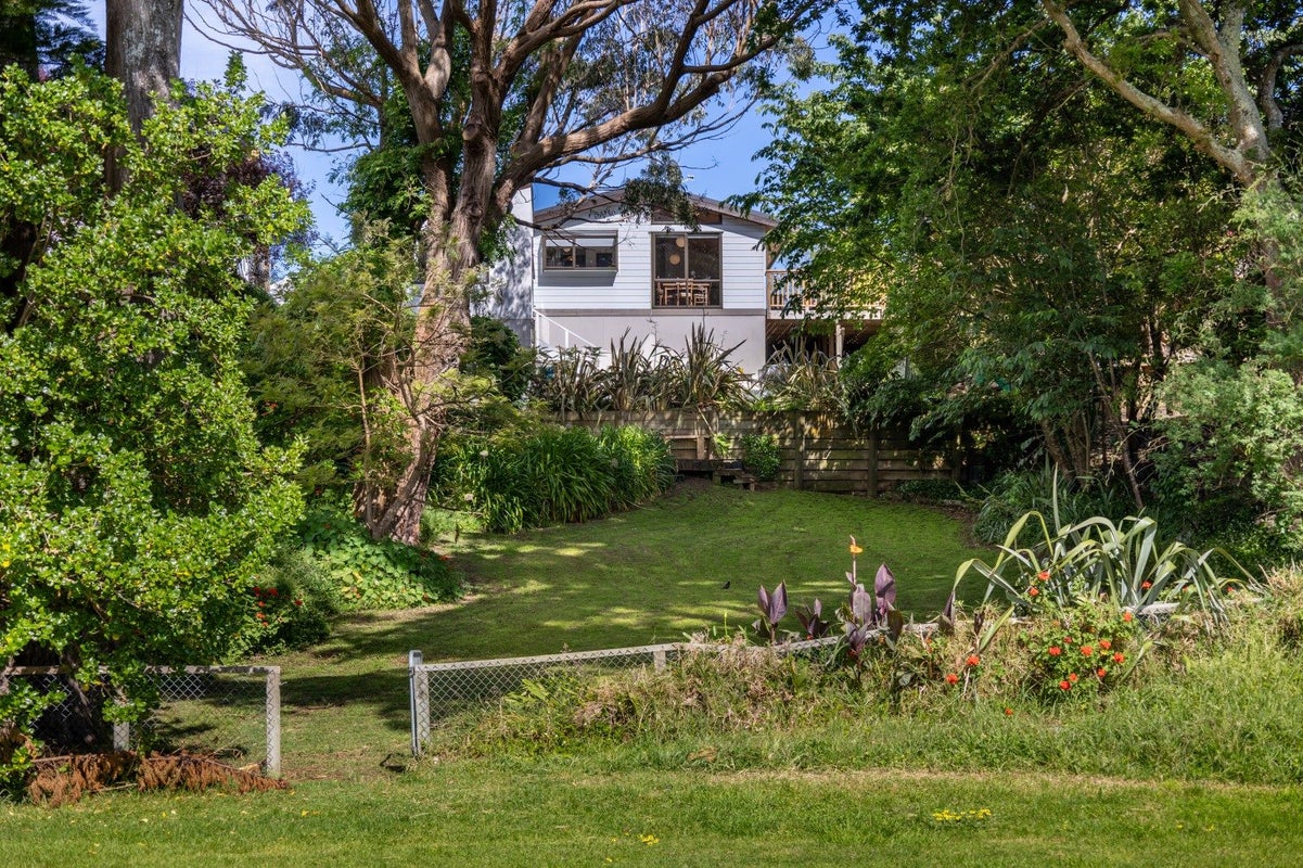 124 Renown Road, Raumati South, Paraparaumu - Carousel 1