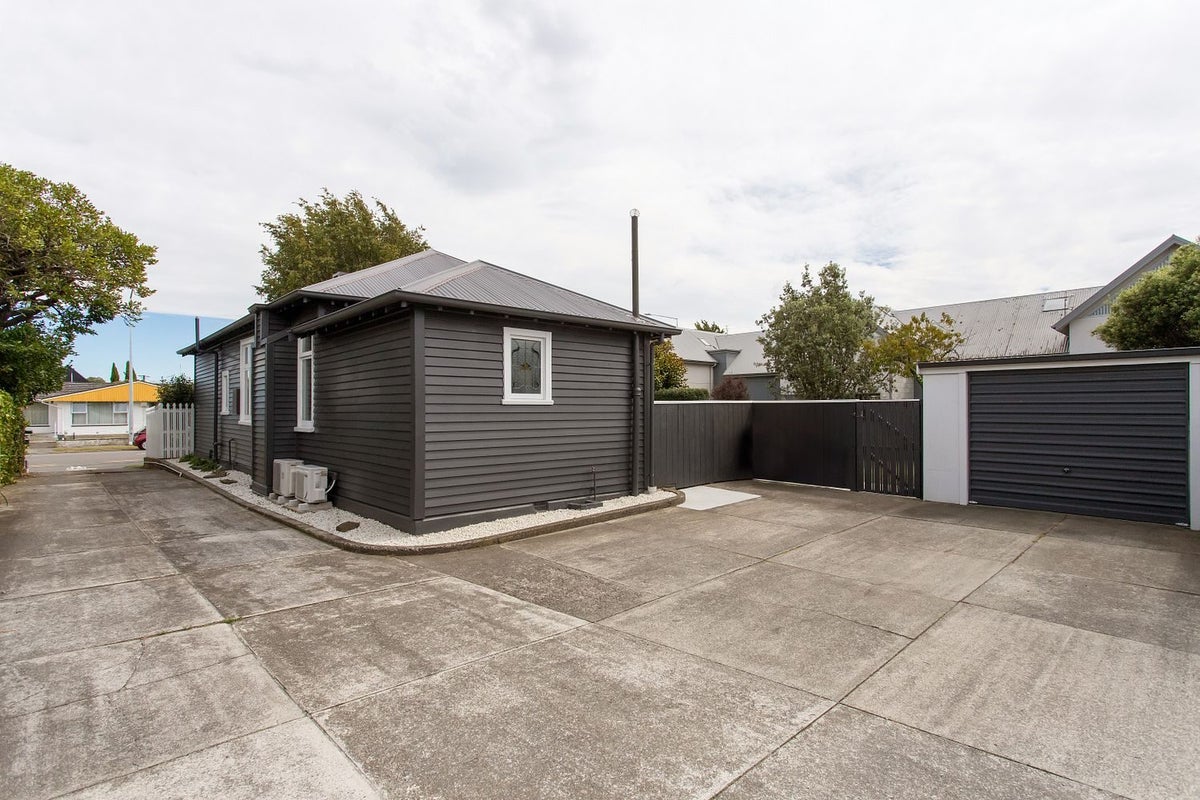 1/1004 Colombo Street, St Albans, Christchurch - Carousel 17