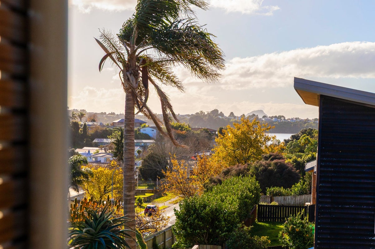 15 Talbot Place, Welcome Bay, Tauranga - Carousel 2