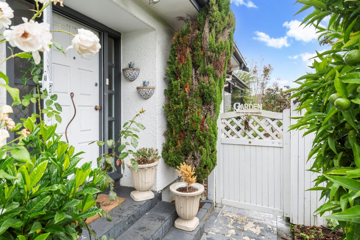 147 Whitford Road, Somerville, Manukau - Carousel 2