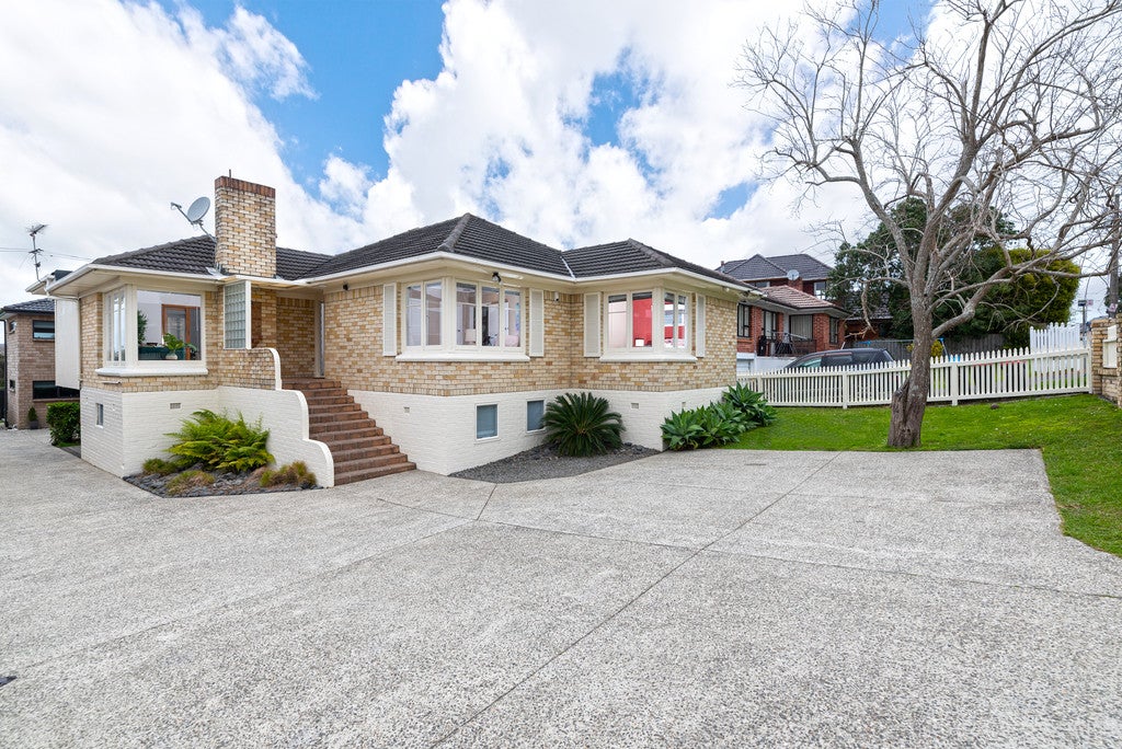 484 Blockhouse Bay Road, Blockhouse Bay, Auckland - Carousel 1