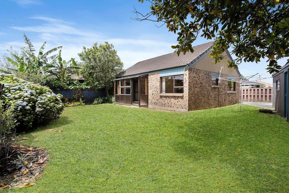 5B Roslyn Road, Mount Wellington, Auckland - Carousel 1