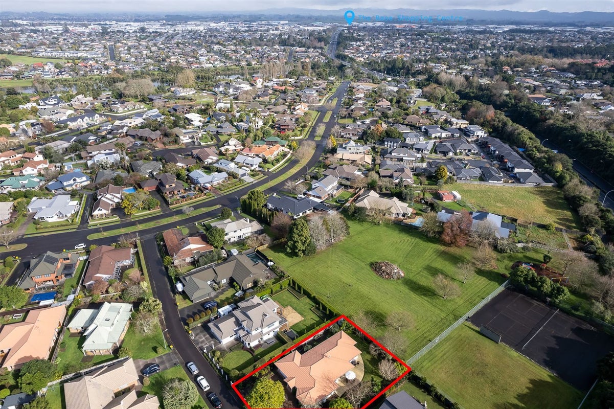 6 Charles Henry Place, Harrowfield, Hamilton - Carousel 36