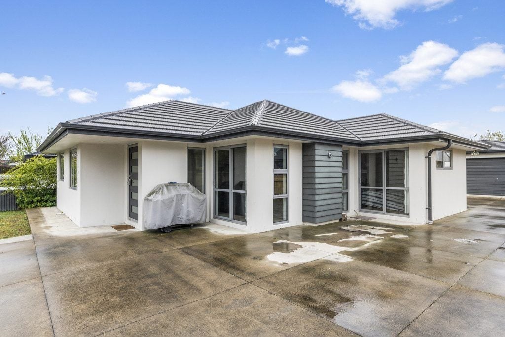 160 Travis Road, New Brighton, Christchurch - Carousel 1