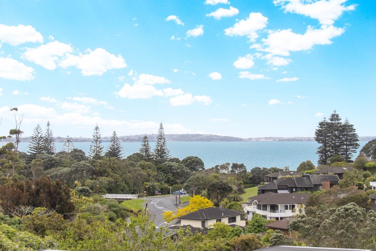 3/26 Long Bay Drive, Torbay, Auckland - Carousel 1