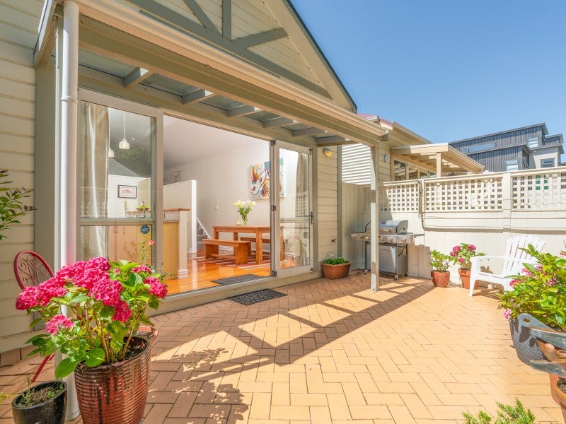 153F Grant Road, Thorndon, Wellington - Carousel 1
