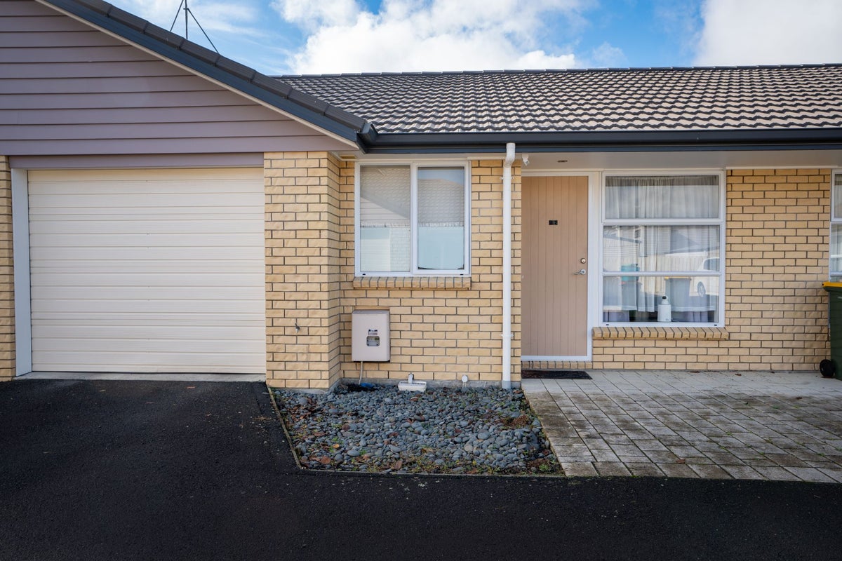 8B Pitt Street, Frankton, Hamilton - Carousel 2