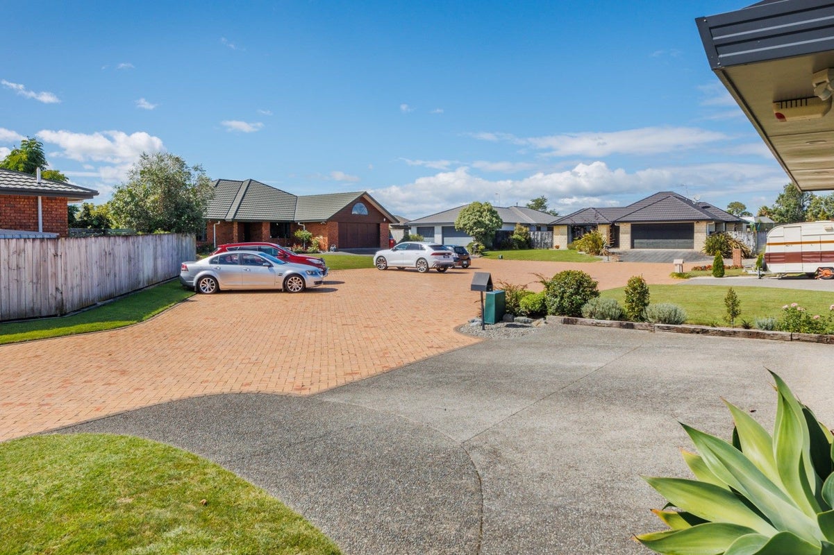 2 Buttonwood Court, Milson, Palmerston North - Carousel 41