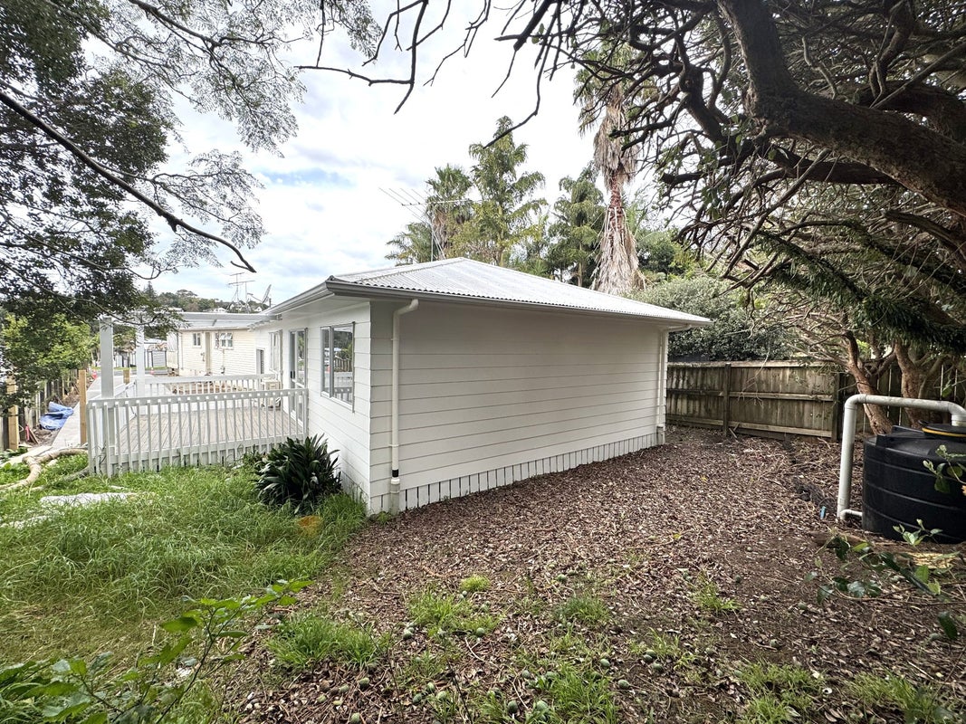 48 Lauderdale Road, Birkdale, Auckland - Carousel 14