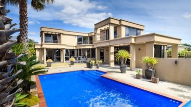 4 The Strand, Fitzherbert, Palmerston North - Carousel 1
