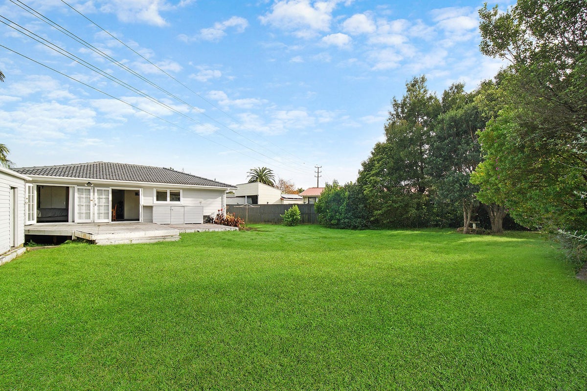 9A Inver Street, Glen Eden, Auckland - Carousel 12