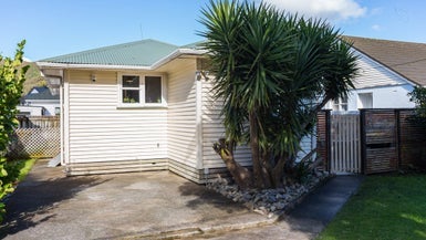 121 Cambridge Terrace, Fairfield, Lower Hutt - Carousel 1