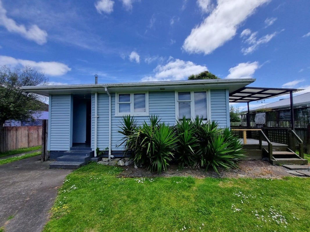 8 Hinemoa Street, Whanganui East, Whanganui - Carousel 2