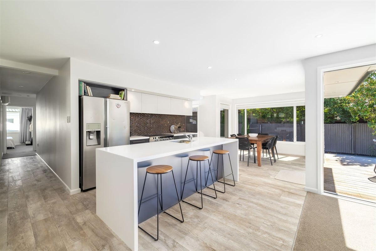 16 Englefield Road, Belfast, Christchurch - Carousel 1