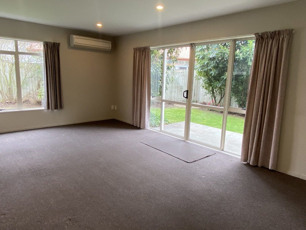 2/35 Parade Court, Addington, Christchurch - Carousel 2